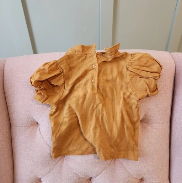 Janie And Jack Size 4 Or 4t Ruffled Mustard Kids Top - Picture 2 of 3